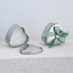 Μπομπονιέρα κεράκι σε μεταλλικό κουτί καρδιά ΜΠΟΝ241