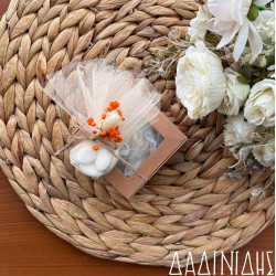 Μπομπονιέρα κεράκι παιώνια σε κουτί με αποξηραμένα ΜΠΟΝ234