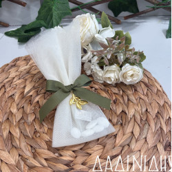 Μπομπονιέρα τούλινη με μοτίφ ελιά ΜΠΟΝ227