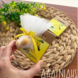 Μπομπονιέρα ξυλομπογιές με θεματικό αυτοκόλλητο ΜΠΟΝ260