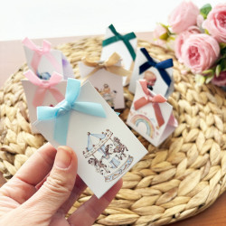 Οικονομική μπομπονιέρα με το θέμα σας ΜΠΟΝ232