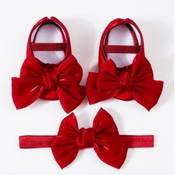 Παπουτσάκι βρεφικό κόκκινο σετ με κορδέλα ΠΑΚ688