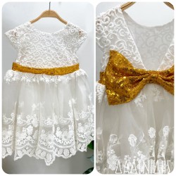 Φόρεμα με ανοιχτή πλάτη και μεγάλο χρυσό φιόγκο Κ1573